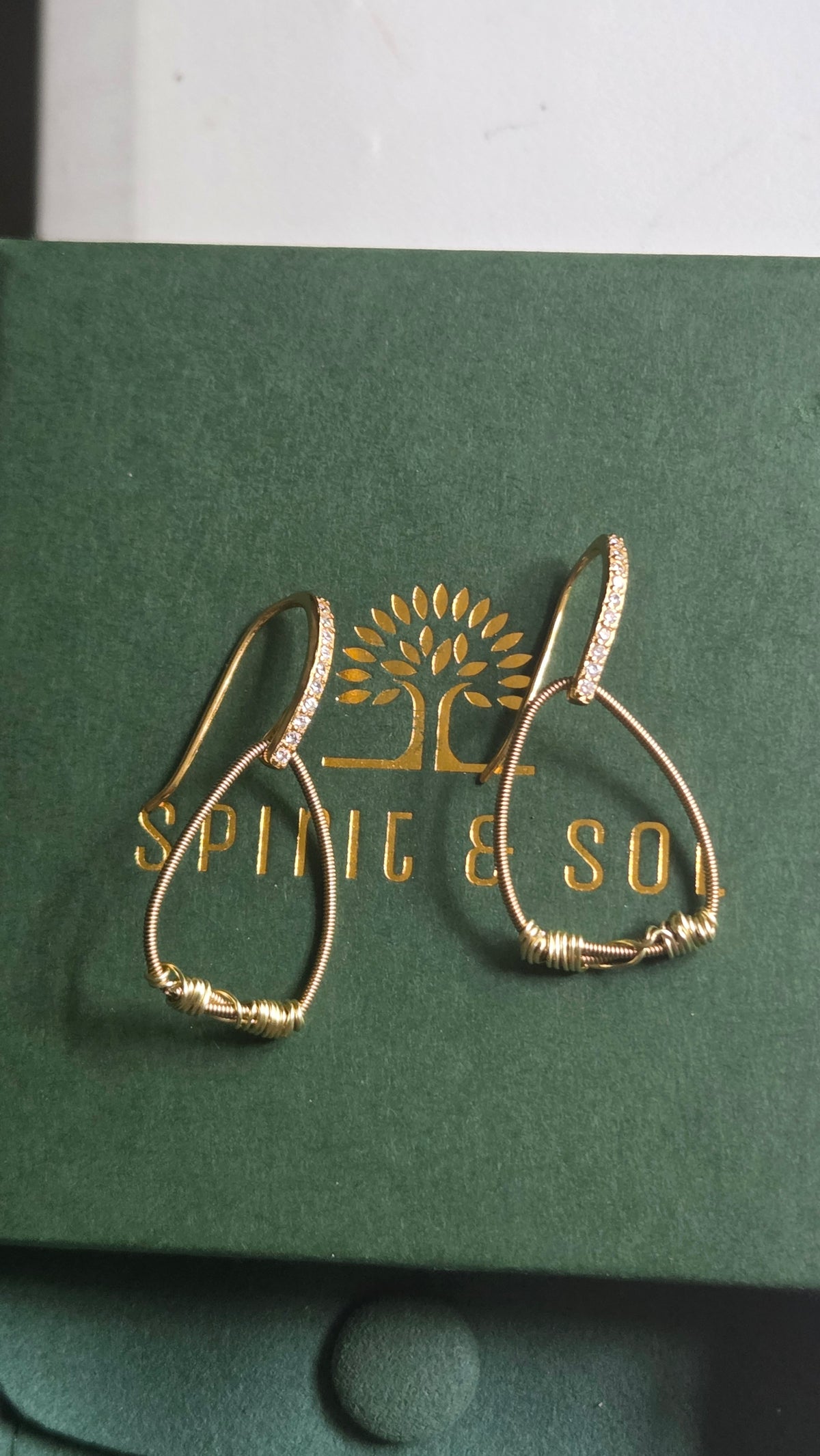 Pick Sparkle Gold Guitar String Earrings